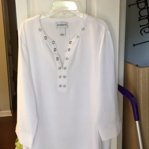 Polyester blouse 3/4 sleeve. White